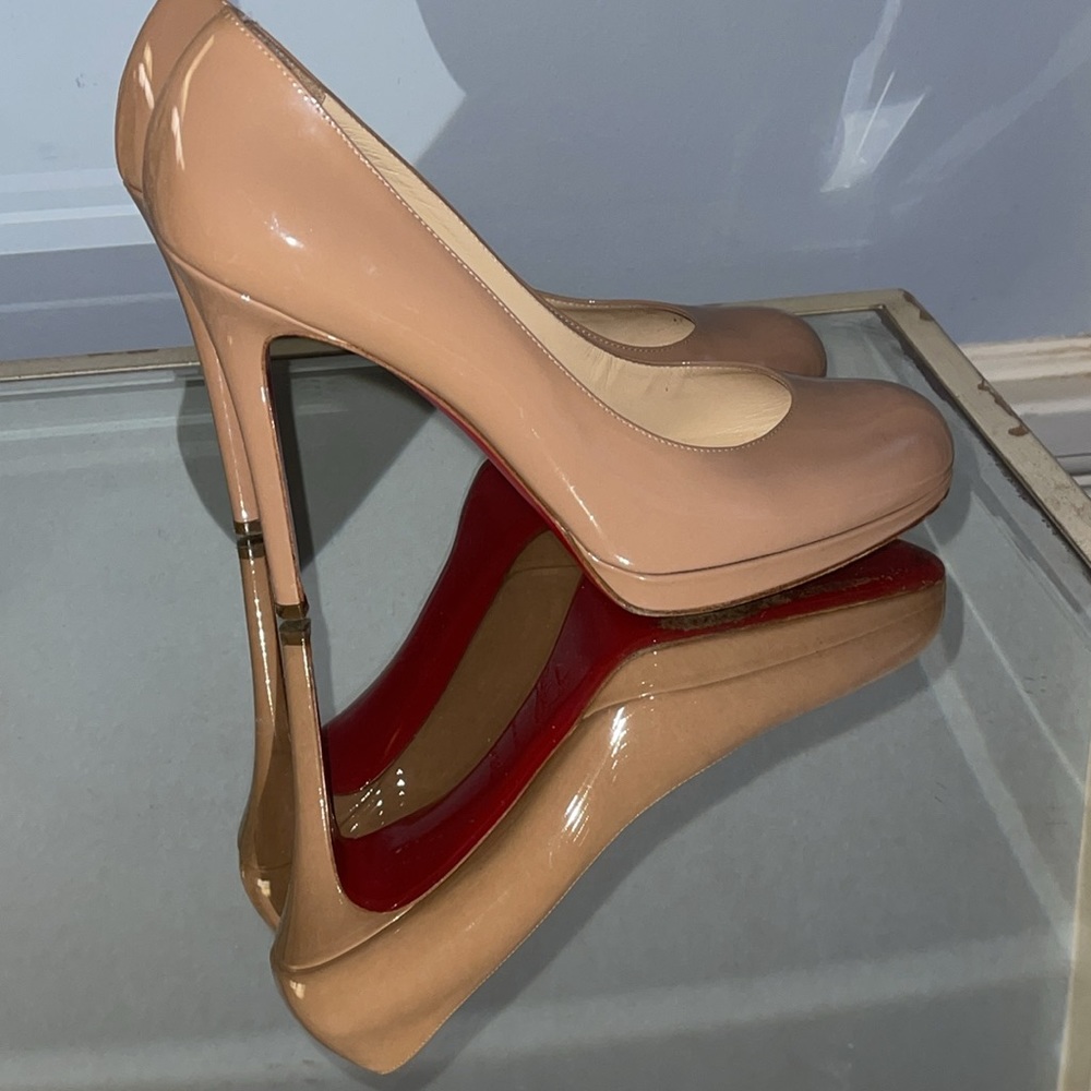 christian louboutin patent heels shoes pumps 39.5 9 9.5 nude tan